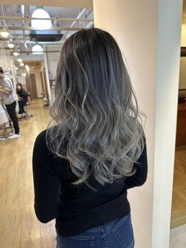 ブリッツ レボ(BLITZ-REVO) ☆RyoMatsubaraによる艶々ブリーチデザイン