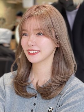 ティア(Tia.) (2way/おくれ毛/レイヤーカット/ベージュ/小顔)