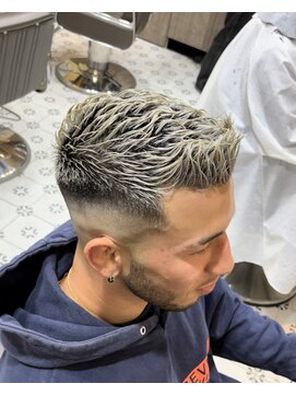 グルーマーズトウキョウ 渋谷店(GROOMER/S TOKYO) フェザーアップ【スキンフェード ホワイトブリーチ】/バーバー