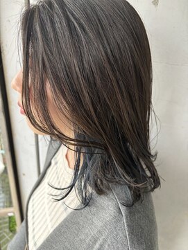 エミュー(emue) 20代30代インナーカラーネイビーブルー透け感