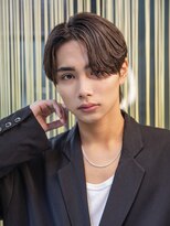 シティ(CITY)&nbsp;【メンズ】ブルーブラック刈り上げセンターパートフェザーパーマ