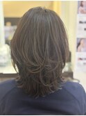 明るめグレイカラー×レイヤースタイル