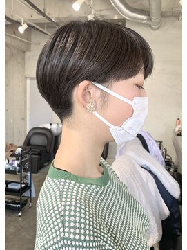 デコボコ アート(凸凹 art) 刈り上げショート