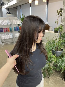 リラ バイ クオーレ(LIRA by CUORE) レイヤーカット