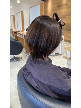 ストーリアエフ カミトザッカ(storia.f kami to zakka) クビレボブでふんわりボリュームアップ！