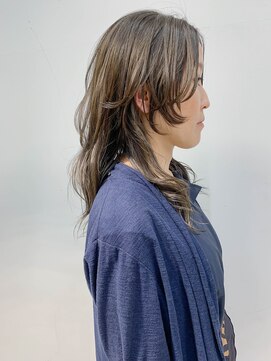 テトヘアー(teto hair) ウルフ、ミディアムヘア、グレージュ、ミルクティベージュ