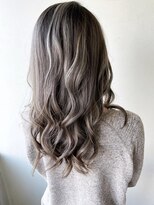 セルカ 高田馬場(CERCA)&nbsp;外国人風ハイライトシルバーグレージュ×大人レイヤー