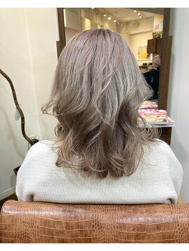 カミーノ ヘアデザイン(Camino Hair Design) ホワイトミルクティーベージュ