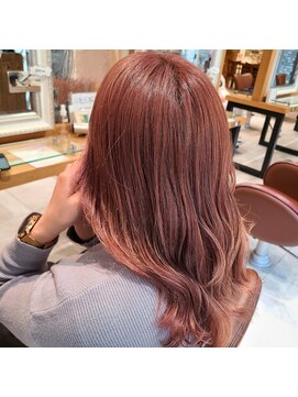 ネオリーブルカ 御茶ノ水店(Neolive Luca) 大人女子向け"艶"も"透明感"も実現"ピンクベージュカラー"