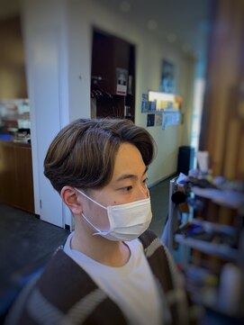 グッドマン バーバーショップ リョクチ(goodman barbar shop RYOKUCHI) ツーブロック刈り上げセンターパート