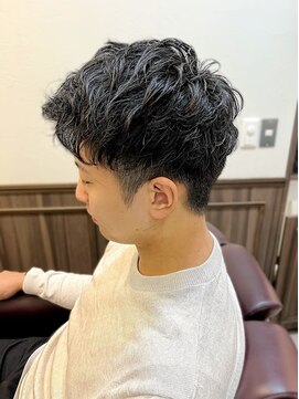 ミリオンバックス 上野(Million Bucks) ツーブロアップバングニュアンスパーマ<理容室>[メンズ/上野]