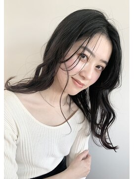 ケリーアン 太田(kelly.un) うる艶黒髪ミディ / センターバング / シースルー / 群馬太田