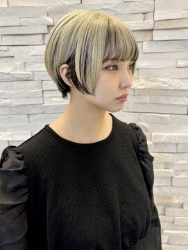 リンクス(Links) ショートカット×ひし形ショートボブ×前髪あり×ハイトーン
