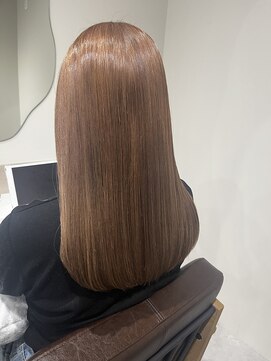 フィル(Fill) モカベージュ