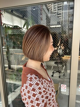 アドア 横浜(ADORE) 【ADORE 横浜】バレイヤージュ×切りっぱなしボブ