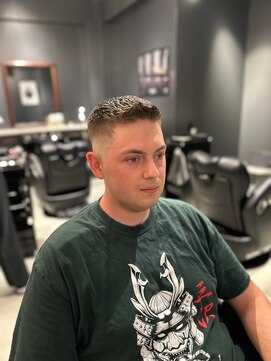 ザマンリバレッジニューヨーク(THE MAN LeverageNewYork) 大人海外スキンフェードショート：大村　大心