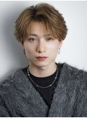 フェザーパーマ刈り上げショート韓国ヘアワックスなしハイトーン