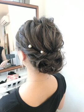 ロカット サロン(Roquat Salon) シニヨンヘアアレンジ 【ヘアアレンジ 立川/立川南口/八王子】