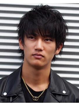 サン(3) 束感　ツーブロック　黒髪　ブラック　えり足長め　ウルフ