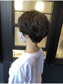 センター分けパーマショートボブ