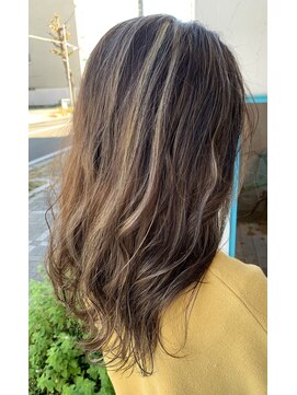 アトリエコパン(atelier copan) 明るめハイライトカラー