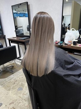 メリー オオサカ(Merly Osaka) 淡くてまろやかなバレイヤージュ_silky white ash_