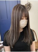 小顔 ネビージュアッシュグレージュハイライトカラー◎