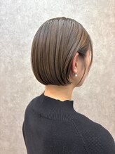 エニル(enil) ◎耳掛けスタイルが映える◎横顔美人になれる艶ボブ◎