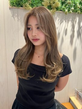 フリーラ 表参道(freera) ケアブリーチカラー ハニーベージュ レイヤーカット