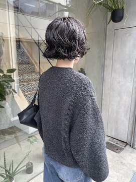 オムズドット(om's dot) ボブパーマ 透明感カラー ブルーパープル ウェーブスタイル