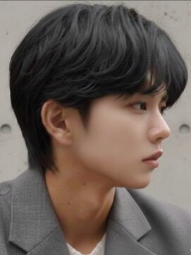 トゥルートラスト オムオム 甲府和戸(True Trust HOMME HOMME) メンズ おしゃれな大人のパーマスタイル センターパート 韓国風