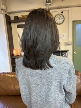 レイヤーカット/ラベンダーベージュ/ミディアム/シアーカラー