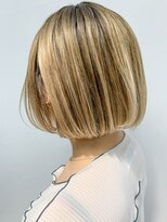 テトヘアー(teto hair) ボブ、フレンチボブ、ブロンド、グラデーションカラー