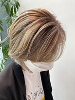 ステア ケース(stair case)&nbsp;顔まわりの白髪をデザインに 白髪活かし 50代60代