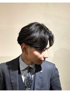 クイーン バイ ノイズ 西院(QUEEN by noism) 上げないセンターパート【シースルーショートウルフ】