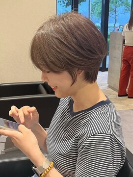 ジアン バイ ミルボン 西宮ガーデンズプラス(GIEN by milbon) 大人女性の前下がりショート/マロンベージュ