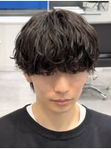 黒髪波巻きスパイラルシャドウパーマミニウルフマッシュショート