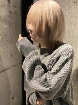 メーヴェ(Mowen) 南堀江 ホワイトベージュ レイヤーカット