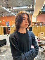 エディ(Edy) センターパートウルフカットニュアンスパーマブラウンカラー