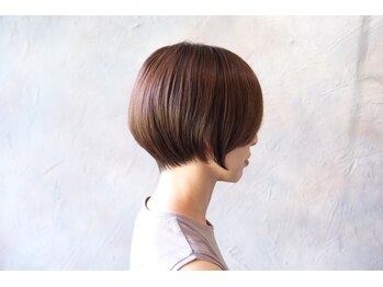 アレックスレコ(alex reco)の写真/白髪を隠すだけでなく、艶と立体感のある上品カラーへ