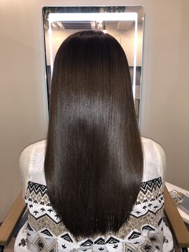 アールサロン アオヤマ(Rr SALON AOYAMA) プラチナミネコラストレート
