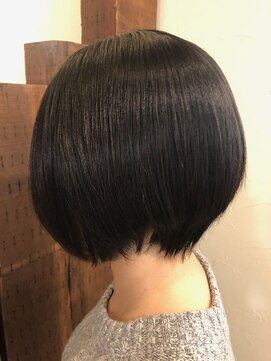 ヘアメイク ランプ(HAIR MAKE LAMP) 前下がりボブ