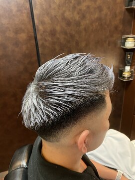 ヒロギンザ 新橋日比谷口店(HIRO GINZA) シルバートーンスキンフェード　新橋　理容室　床屋　ヒロ銀座