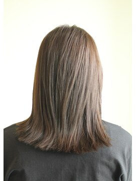 オーフェル(OHFEL) ミディアムボブ