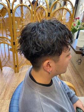 ヘアーボー ラーラ(hairbeau L'ala) ツイストスパイラルパーマ