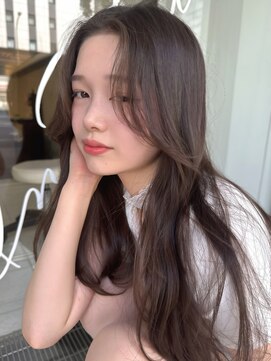 インビテーション(invitation) レイヤーカット 巻き髪 スタイリング ゆる巻 かきあげヘア