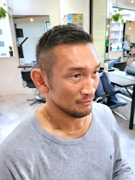 エイス 梅田 中津(Ace) ストラッサーヘア