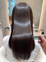 ソワネ 表参道(soigne)&nbsp;艶髪矯正で作る大人の上質ストレートヘア