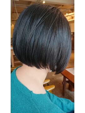 シザーズ(scissors) 黒髪◎前下がりショートボブ