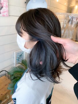 ユナイテッドビューティーウェストコースト(UNITED BEAUTY WEST COAST) ☆イヤリングカラーネイビーシルバー☆